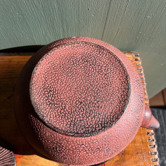 Vintage Cast Iron Textured Teapot - Picture 4 of 5